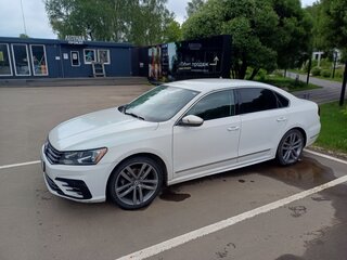 2016 Volkswagen Passat (North America and China) I Рестайлинг, белый, 1700000 рублей, вид 2