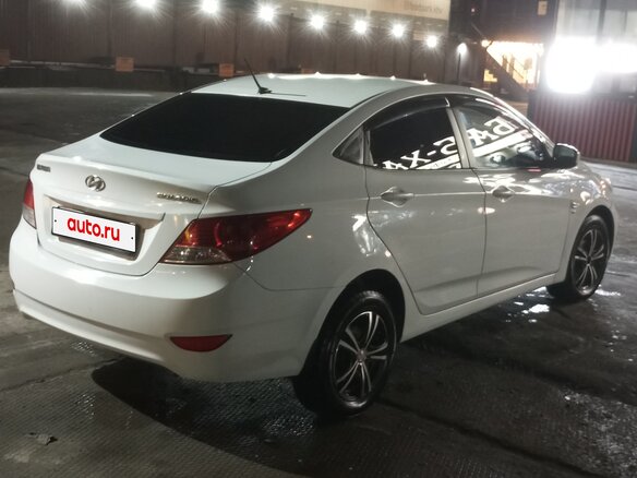 2012 Hyundai Solaris I, белый, 650000 рублей - вид 3