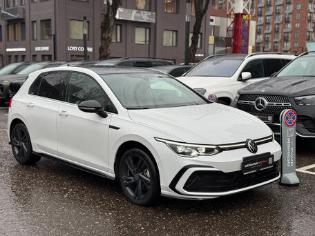 2023 Volkswagen Golf VIII, белый, 2199000 рублей, вид 3