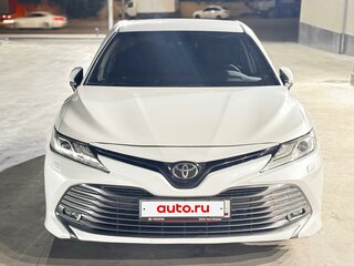 2018 Toyota Camry VIII (XV70), белый, 2450000 рублей, вид 4