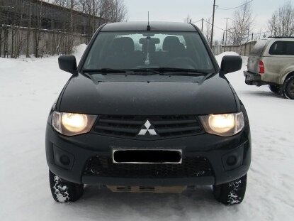 2013 Mitsubishi L200 IV, чёрный