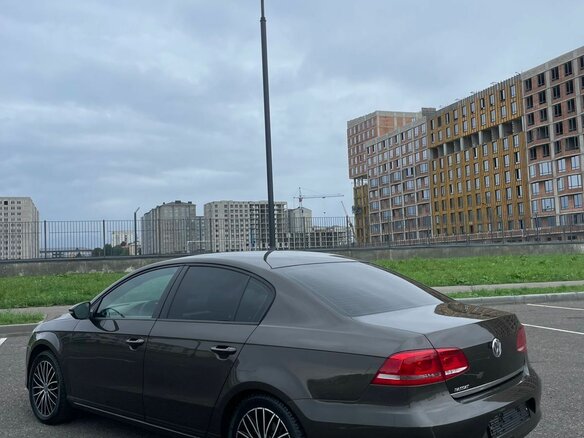 2013 Volkswagen Passat B7, коричневый, 950000 рублей - вид 7