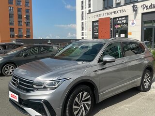 2021 Volkswagen Tiguan L II Рестайлинг (China Market), серебристый, 3650000 рублей, вид 1