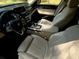 2017 BMW 7 серии Long 740Li VI (G11/G12), чёрный, 4400000 рублей, вид 5