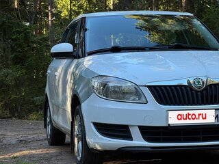 2011 Skoda Fabia II Рестайлинг, белый, 450000 рублей, вид 3