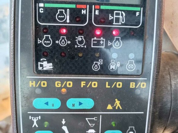 2003 Komatsu PW170, жёлтый, 4800000 рублей - вид 2