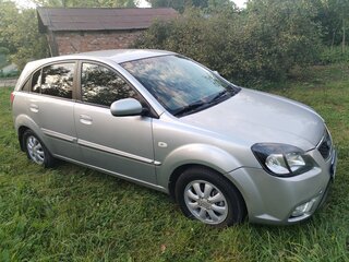 2010 Kia Rio II Рестайлинг, серебристый, 470000 рублей, вид 4