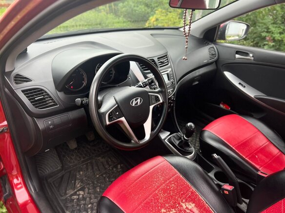 2014 Hyundai Solaris I Рестайлинг, красный, 900000 рублей - вид 7