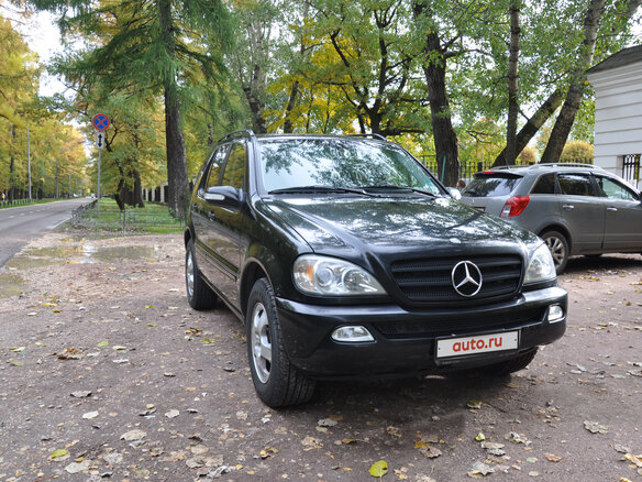 2002 Mercedes-Benz M-Класс 320 I (W163) Рестайлинг, чёрный - вид 3
