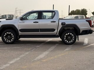 2026 Toyota Hilux IX, серебристый, 9000000 рублей, вид 3