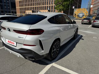 2021 BMW X6 40i III (G06), белый, 6690000 рублей, вид 4