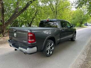 2018 Ram 1500 Crew Cab V, серый, 5800000 рублей, вид 4