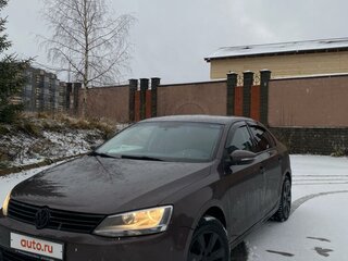 2014 Volkswagen Jetta VI Рестайлинг, коричневый, 800000 рублей, вид 1