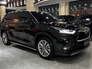 2024 Toyota Highlander IV (XU70), чёрный, 5012966 рублей, вид 3
