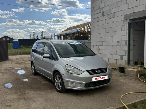 2012 Ford Galaxy II Рестайлинг, серый - вид 2