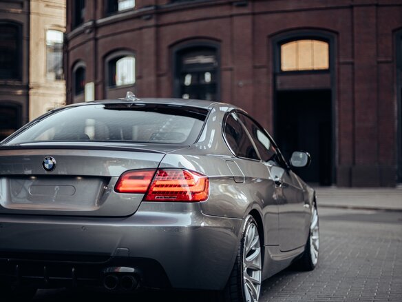 2010 BMW 3 серии 335xi V (E90/E91/E92/E93) Рестайлинг, серый, 2100000 рублей - вид 10