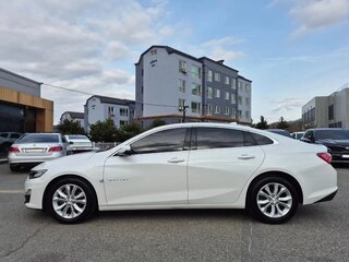 2022 Chevrolet Malibu IX Рестайлинг, белый, 1519000 рублей, вид 4