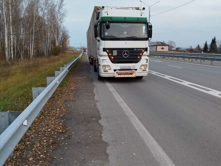 2003 Mercedes-Benz Actros, белый, 2970000 рублей, вид 1