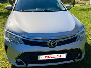 2015 Toyota Camry VII (XV50) Рестайлинг, серебристый, 2050000 рублей, вид 2