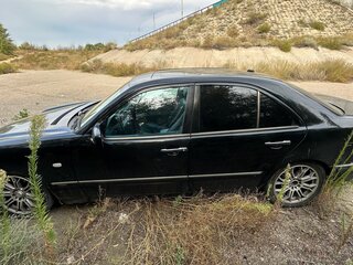1999 Mercedes-Benz E-Класс 280 II (W210, S210), чёрный, 230000 рублей, вид 4