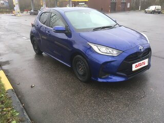 2020 Toyota Yaris IV, фиолетовый, 1550000 рублей, вид 3