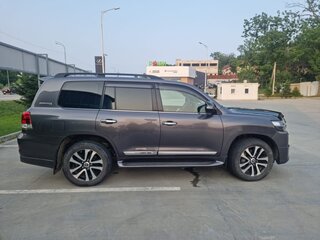 2019 Toyota Land Cruiser 200 Series Рестайлинг 2, серый, 9500000 рублей, вид 4