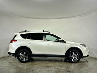 2017 Toyota RAV4 IV (XA40) Рестайлинг, белый, 2399000 рублей, вид 5