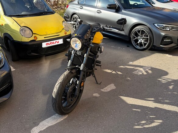 2018 Yamaha XSR700, жёлтый, 650000 рублей - вид 1