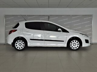 2012 Peugeot 308 I Рестайлинг, белый, 650000 рублей, вид 3