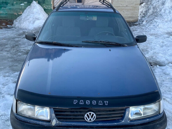 1994 Volkswagen Passat B4, синий