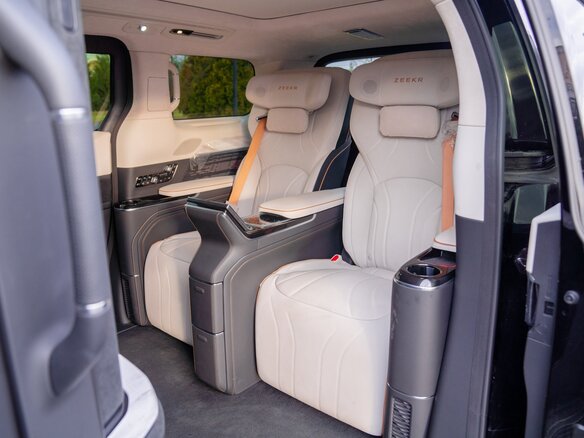 2024 Zeekr 009 108 kWh I Рестайлинг, чёрный - вид 21