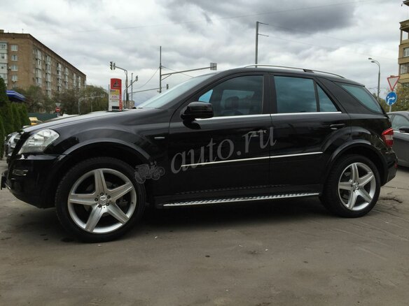 2009 Mercedes-Benz M-Класс 300 II (W164) Рестайлинг, чёрный - вид 1