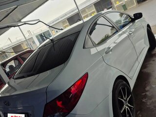 2013 Hyundai Solaris I, белый, 710000 рублей, вид 4