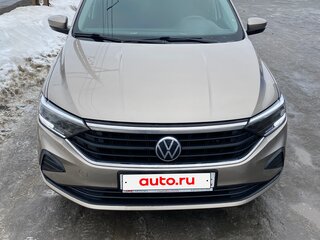 2020 Volkswagen Polo VI, бежевый, 1650000 рублей, вид 3