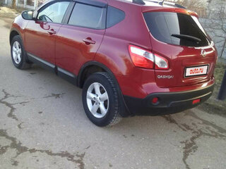 2012 Nissan Qashqai I Рестайлинг, красный, 850000 рублей, вид 3