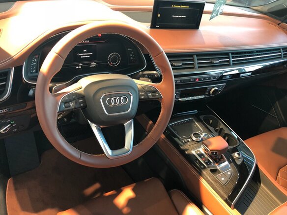2017 Audi Q7 II (4M), чёрный - вид 2