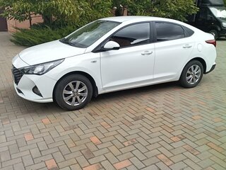 2020 Hyundai Solaris II Рестайлинг, белый, 1555000 рублей, вид 4