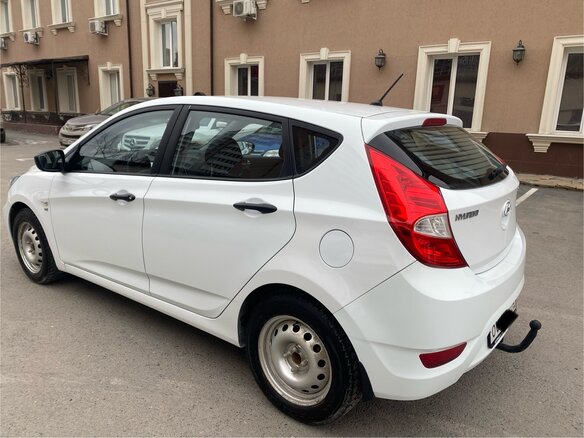 2012 Hyundai Solaris I, белый, 980000 рублей - вид 8
