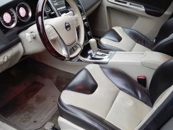 2012 Volvo XC60 I, бежевый - вид 2