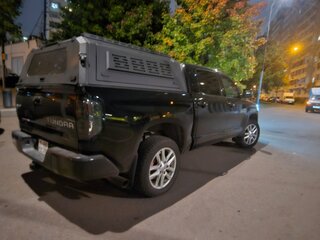 2017 Toyota Tundra CrewMax II Рестайлинг, чёрный, 6000000 рублей, вид 5