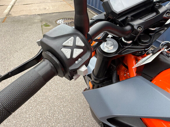 2023 KTM 390 Duke, красный, 550000 рублей - вид 17