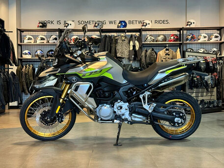 2026 Voge 900DSX, зелёный, 1033000 рублей, вид 3