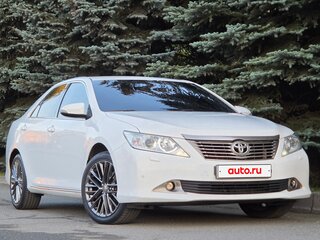 2014 Toyota Camry VII (XV50), белый, 1750000 рублей, вид 3