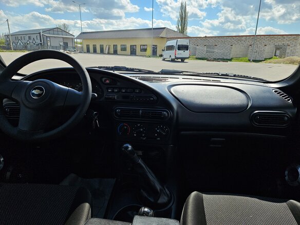 2016 Chevrolet Niva I Рестайлинг, серебристый, 755000 рублей - вид 18