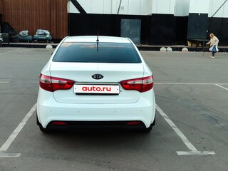 2013 Kia Rio III, белый, 800000 рублей, вид 5