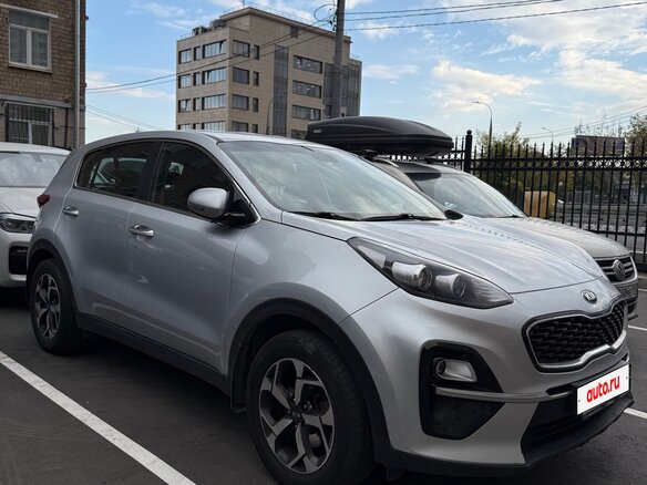 2018 Kia Sportage IV Рестайлинг, серебристый, 1870000 рублей - вид 4