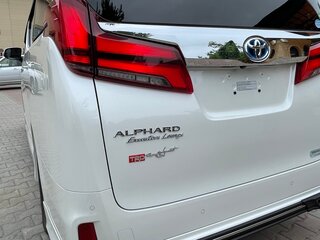 2018 Toyota Alphard III Рестайлинг, белый, 5600000 рублей, вид 4