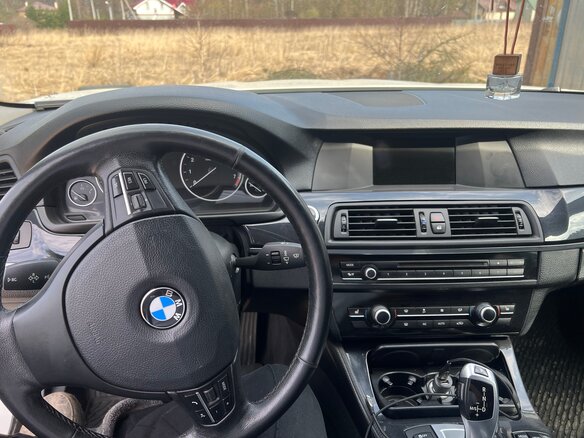 2013 BMW 5 серии 520i VI (F10/F11/F07), белый, 2000000 рублей - вид 11