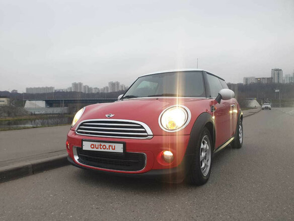 2013 Mini Hatch Cooper II (R56) Рестайлинг, красный - вид 12