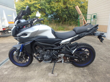 2015 Yamaha MT-09 Tracer (FJ-09), серебристый, 800000 рублей, вид 1